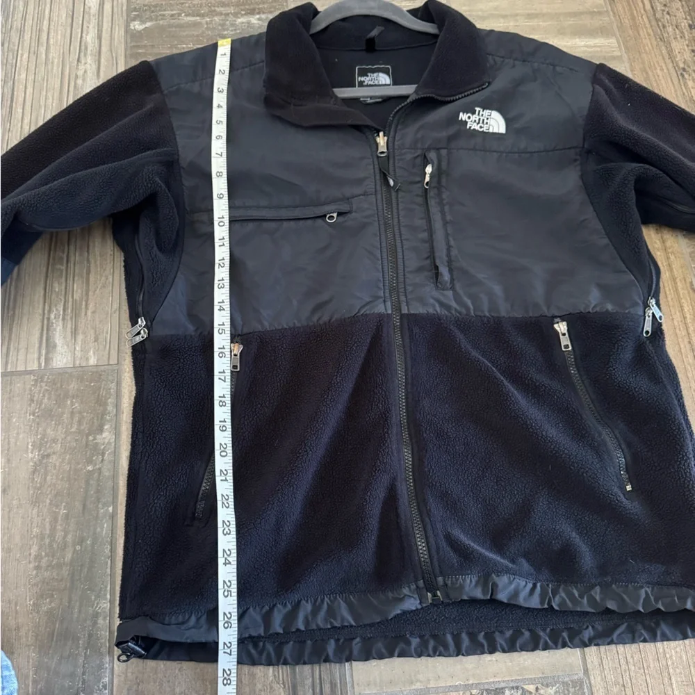 The North Face Retro Denali Jacket Men’s size medium in black